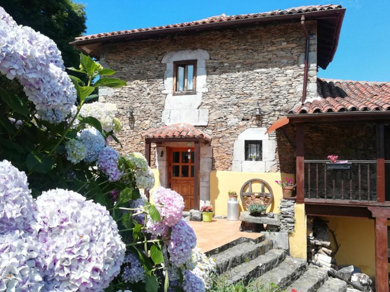 Maison d'hôtes La Asturxana à Malleza Extérieur photo